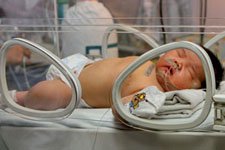Меценаты подарили пятой детской городской больнице Запорожья кувез
