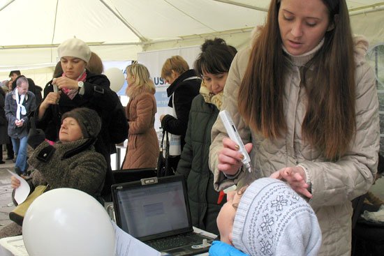 На день города 200 запорожцев получили бесплатные консультации офтальмологов и фтизиатров