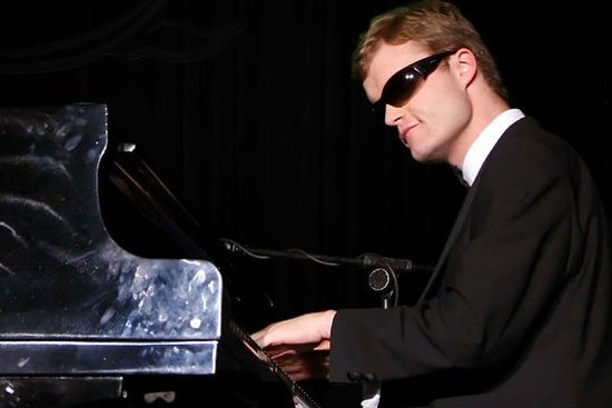 Как слепой мальчик с аутизмом стал  знаменитым пианистом