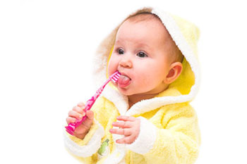 Какие симптомы прорезывания зубов у ребенка?