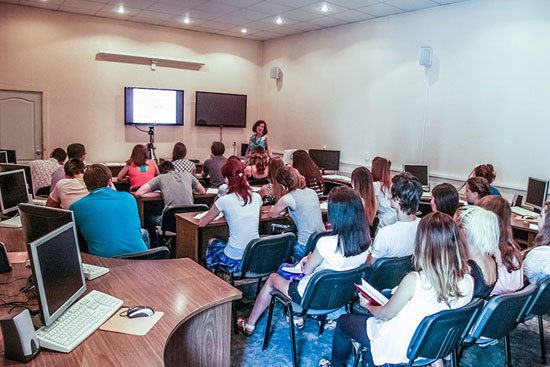 Запорожские студенты-медики прошли обучение по экспериментальной английской программе