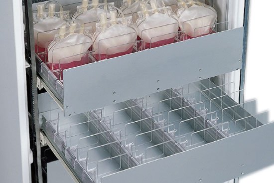В запорожских больницах дефицит резервуаров для хранения донорской крови